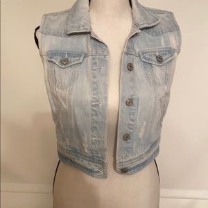 Eunina Sleeveless distressed Jean jacket